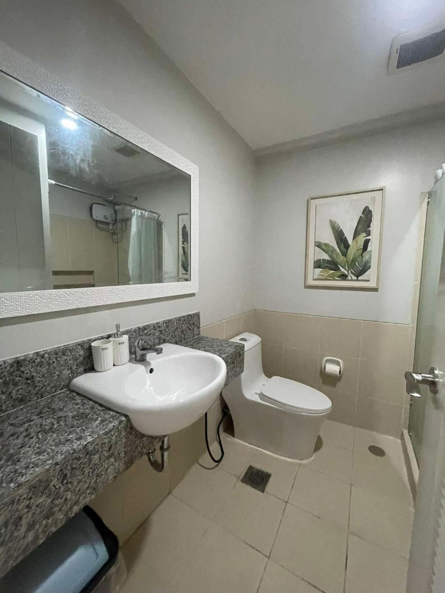 Verdon Parc Davao City With Balcony By Darpm Exterior foto